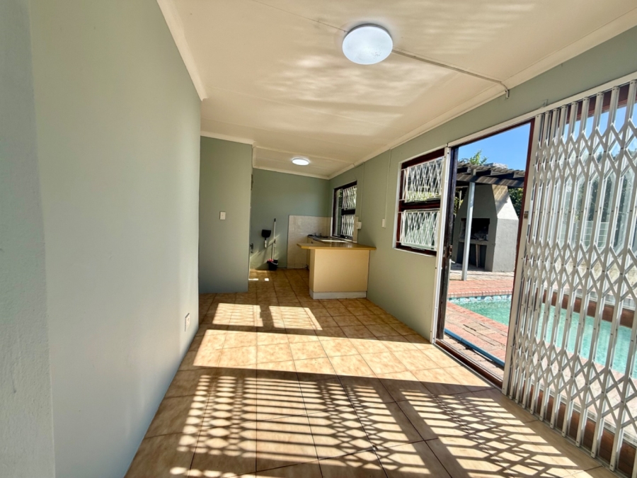 3 Bedroom Property for Sale in Kabega Park Eastern Cape